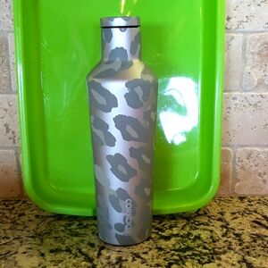 Corkcicle 16 OZ canteen.